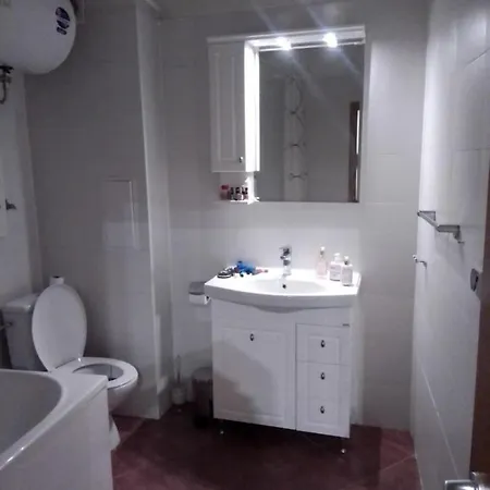 Modern 1 Private Bedroom Near Vitosha Metro Station Next To Event Center Hospital And Paradise Mall
