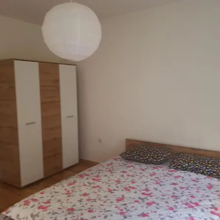 Modern 1 Private Bedroom Near Vitosha Metro Station Next To Event Center Hospital And Paradise Mall